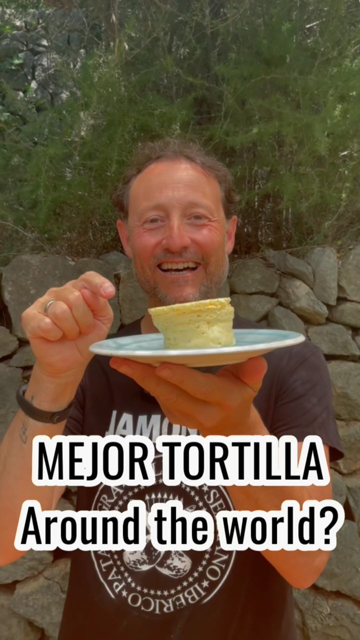 La TORTILLA del Chef José Andrés que se ha hecho viral! Y no me extraña… es genial!
La preparo con Queso 🧀 está muy rica! 🤤
Una solución rápida, fácil y sabrosa 😀
* El tiempo de Cocción variará según el recipiente utilizado. Cuájala a tu gusto! 😊
#guillerodriguez #tortilla #omelette #joséandrés @chefjoseandres #recetasfaciles #recetasvirales #reel #reels #reelstagram #instareel #food #foodies #foodlovers