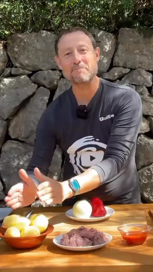 PASTEL DE PAPAS CREMOSO Relleno de Carne
Receta increíblemente Fácil, Económica y Deliciosa 😋➡️ VIDEO RECETA PASO A PASO EN MI CANAL DE YT: “GUILLE RODRIGUEZ”Prepárala para todos por que rinde mucho y les encantará 😍INGREDIENTES PASTEL PAPAS CREMOSO
(Cantidades para 6 raciones)
5 Patatas medianas
500 gr. Carne Cerdo picada
2 Cucharadas Salsa Tomate
1 Huevo (M)
1 Chorrito leche (100 ml.)
100 ml. Vino Blanco
1/2 Cebolla
1/2 Pimiento Rojo
2 Dientes de Ajo
Aceite de Oliva
Orégano
Sal y Pimienta#Recetasdeguilleen5minutos #pastel #papas #carne #Recetasfaciles #Recetasen5minutos #ideasen5minutos #Recetasdecocina #Recetas #cocina #glutenfree #food #reel #reels #Videoreceta #foodlovers #instafood #foodstagram #guillerodrighuez