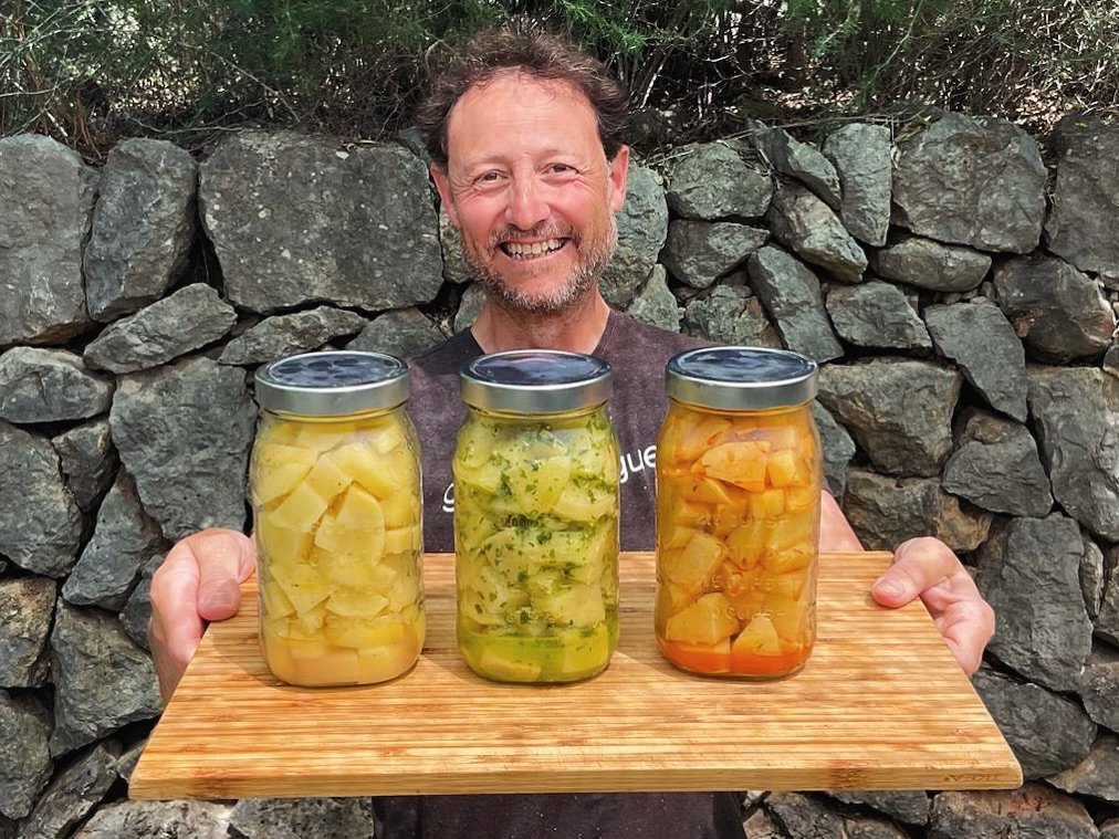 “Patatas en Conserva”
Guárdalas durante meses en perfecto estado👌🏻
➡️ Video Receta paso a paso en el Link de mi Biografía (LinkTree)Técnica Fantástica de Conservación de Patatas explicada paso a paso y con Trucos de cocina.#guillerodriguez #Patatas #conserva #conservas #Conservation #Recetas #cocina #Glutenfree #potatoes #papas #food #foodlovers #foodies #foodstagram #instafood