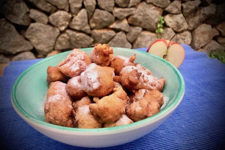 BUÑUELOS DE MANZANA