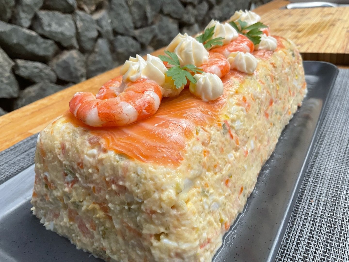 ENSALADILLA DE NAVIDAD con Marisco 🎄➡️ VIDEO RECETA PASO A PASO EN EL LINK DE MI BIO (LinkTree)Receta de Ensaladilla con toque navideño 🎄 para quedar muy bien! 😃INGREDIENTES ENSALADILLA DE NAVIDAD CON MARISCO
(Ingredientes para 6 - 8 personas)
3 Patatas medianas
2 Zanahorias
2 Huevos (m)
4 palitos de Surimi
16 Langostinos cocidos
100 gr. Salmón ahumado lonchasENCURTIDOS (100 gr.)
Pepinillos / aceitunas / piparrasSALSA ENSALADILLA DE NAVIDAD
2 Cucharadas Salsa Mahonesa
1 Chorrito Brandy
Zumo de 1/2 Naranja o Mandarina
1 Cucharada Salsa Ketchup
1 Cucharita mostaza
1 Chorrito Salsa Tabasco
Sal y Pimienta#guillerodriguez #Ensaladilla #Recetasnavideñas #recetas #cocina #entrantes #recetasfaciles #Recetasdefiesta #foodies #navidad2025