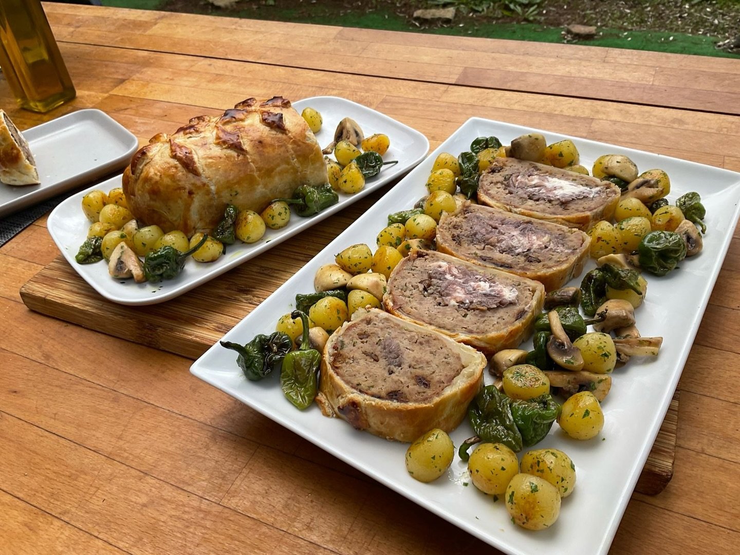 Rulo de carne al horno, jugoso y perfecto para estas fiestas 🎄
Receta fácil, resultado de lujo y una combinación que sorprende desde el primer bocado.
Cocinar poco y disfrutar mucho 😉
➡️ ENLACE A VIDEO RECETA PASO A PASO EN EL LINK DE MI BNIOGRAFÍA (LinkTree)
#Guillerodriguez #VideoReceta #RuloDeCarne #RecetasDeNavidad #CocinaFacil #RecetasCaseras
#NavidadEnLaMesa #CocinarPocoYDisfrutarMucho #ComidaCasera
#IdeasParaNavidad #CocinaConCariño #RecetasQueSorprenden #foodies #Recetasnavideñas